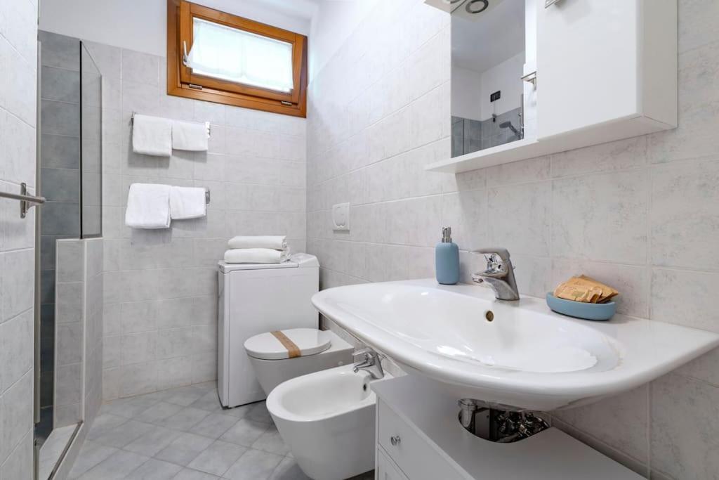Enjoy Home - Appartamento I Papaveri Padova Luaran gambar